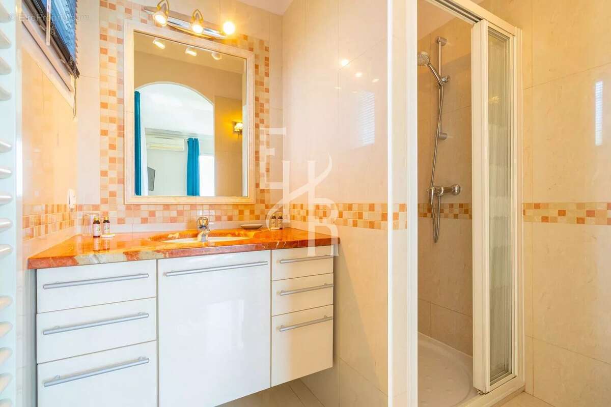 Maison à MOUGINS