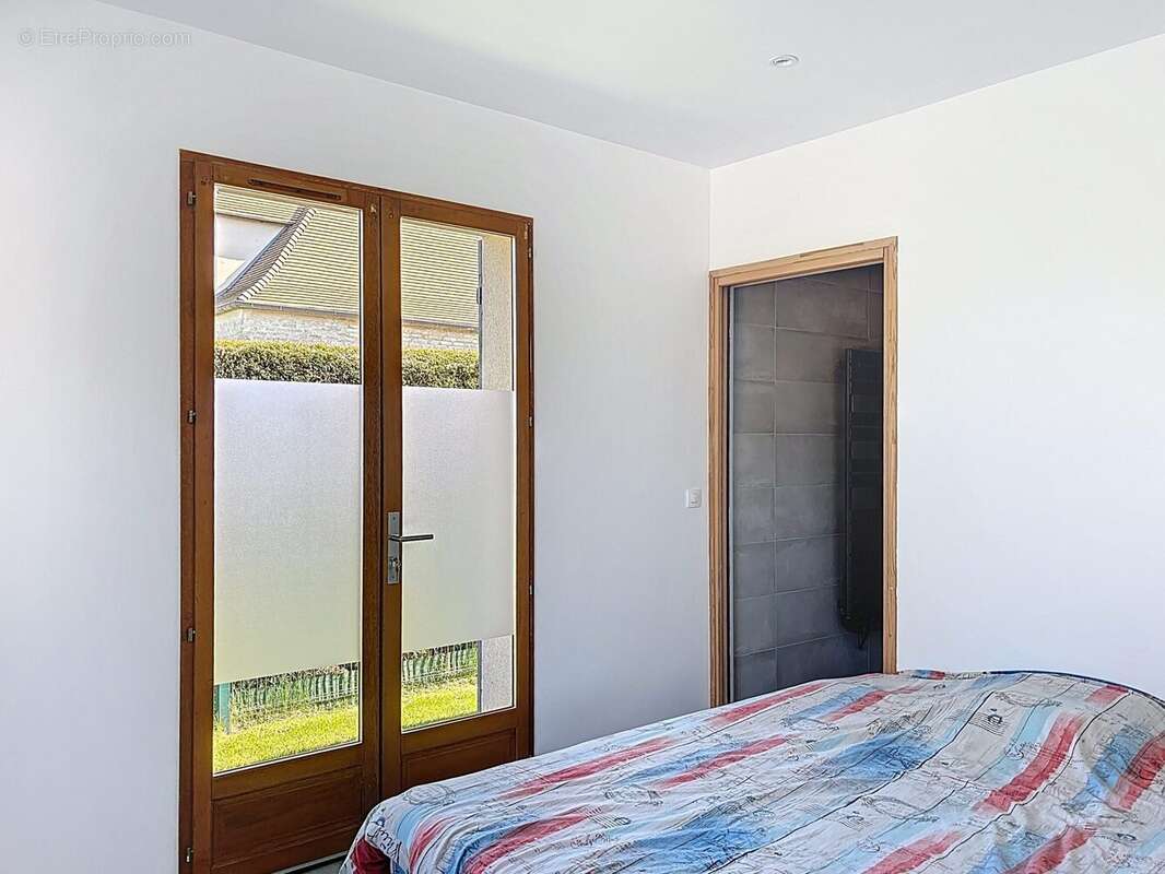 Chambre parentale au rdc. - Maison à CHEVREUSE