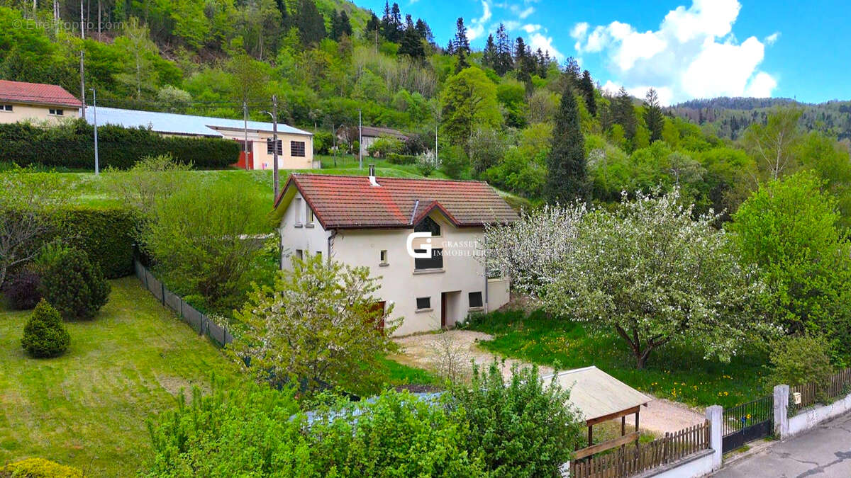 Maison à OYONNAX