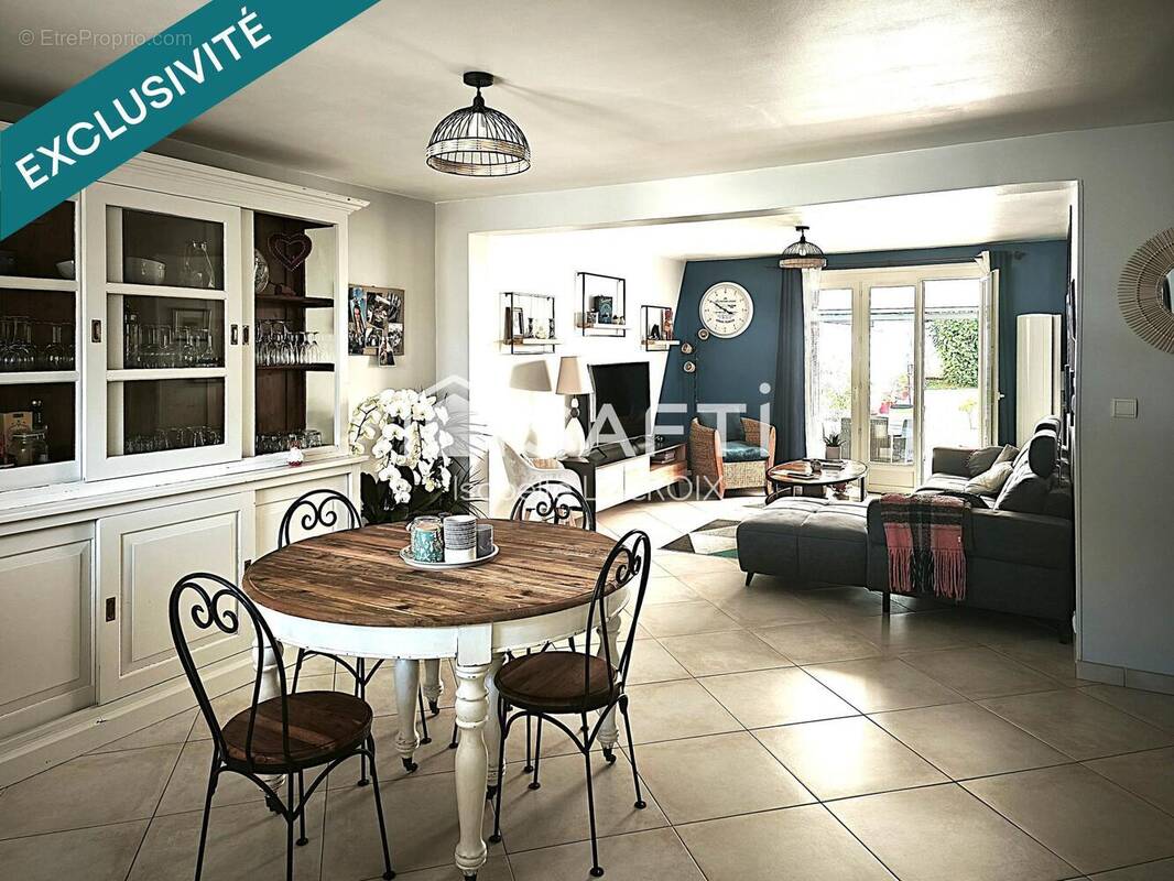 Photo 1 - Maison à COMBS-LA-VILLE
