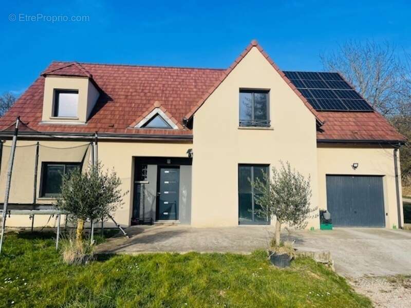 Maison à NANTEAU-SUR-LUNAIN