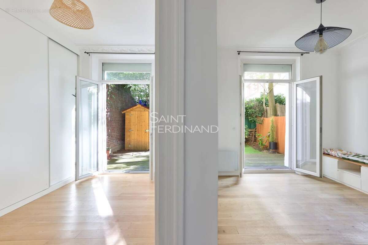 Appartement à PARIS-15E