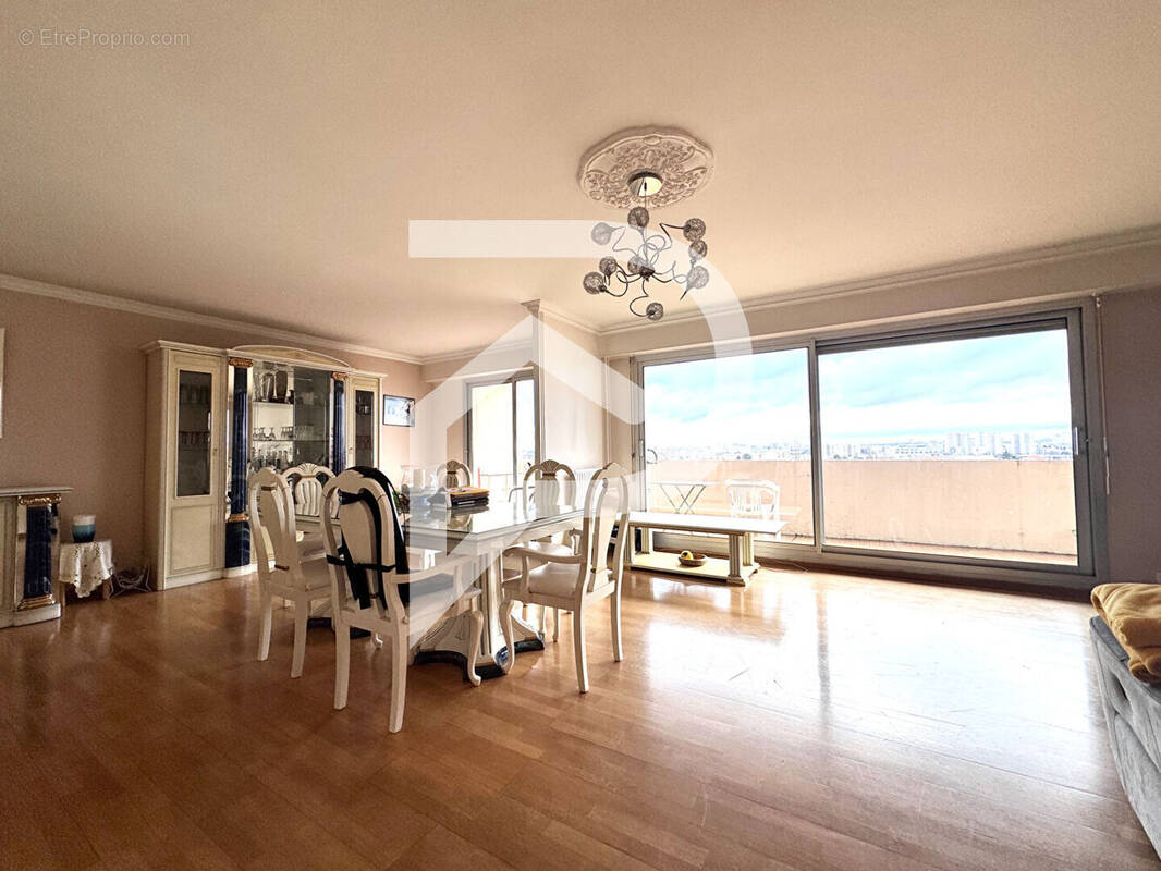 Appartement à EPINAY-SUR-SEINE