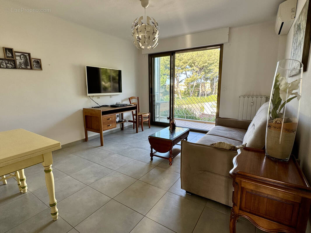 Appartement à SIX-FOURS-LES-PLAGES