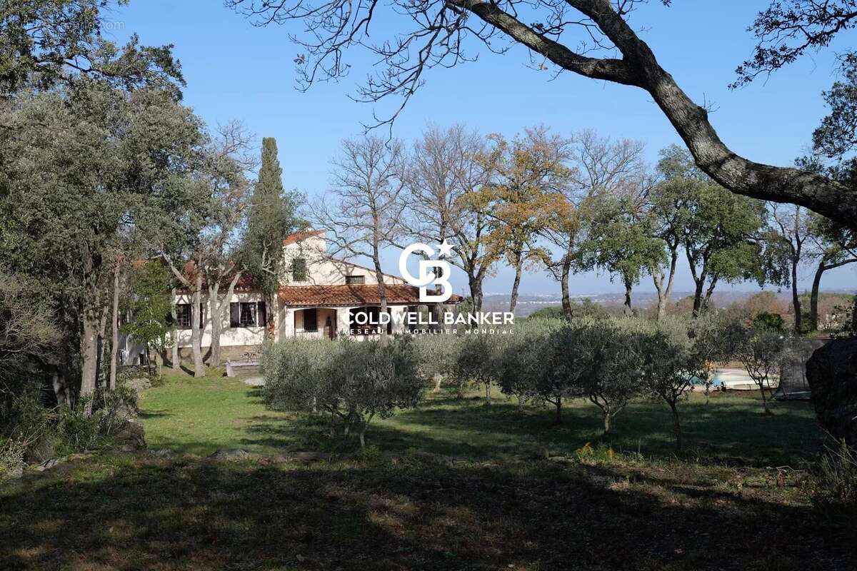 Maison à LAROQUE-DES-ALBERES