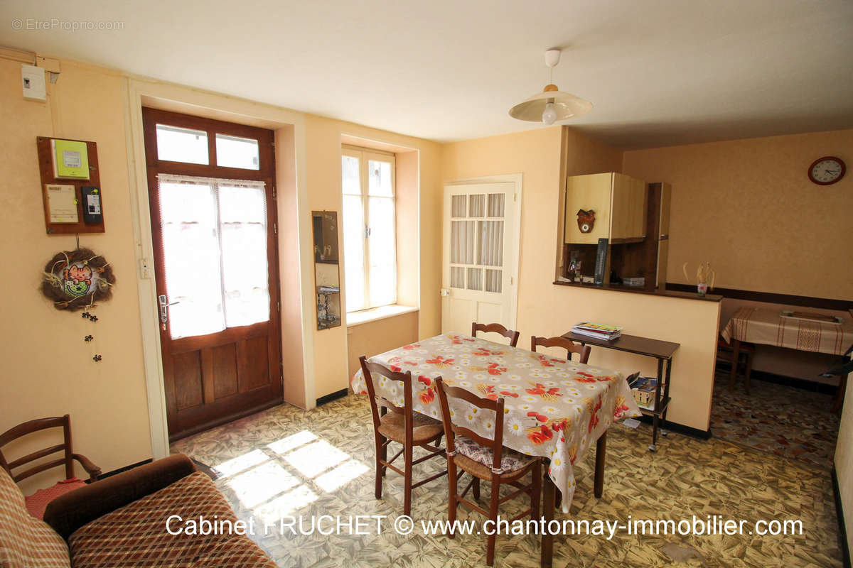 Maison à POUZAUGES