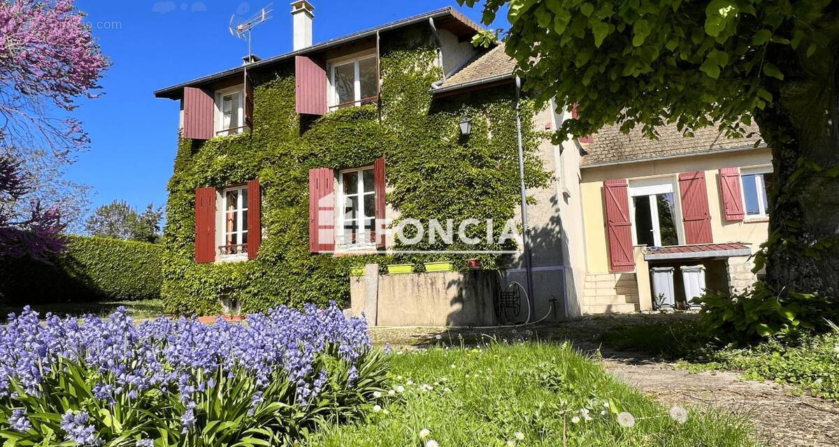 Maison à PONT-SUR-YONNE