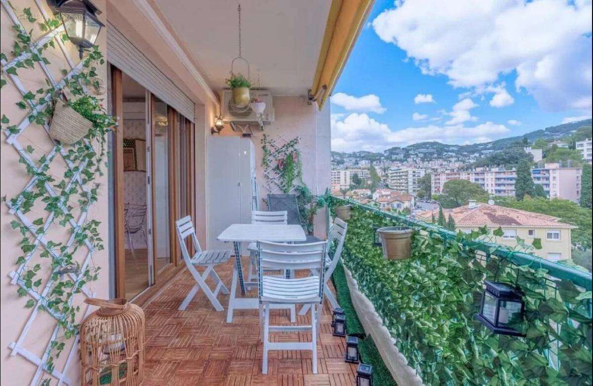 Appartement à LE CANNET