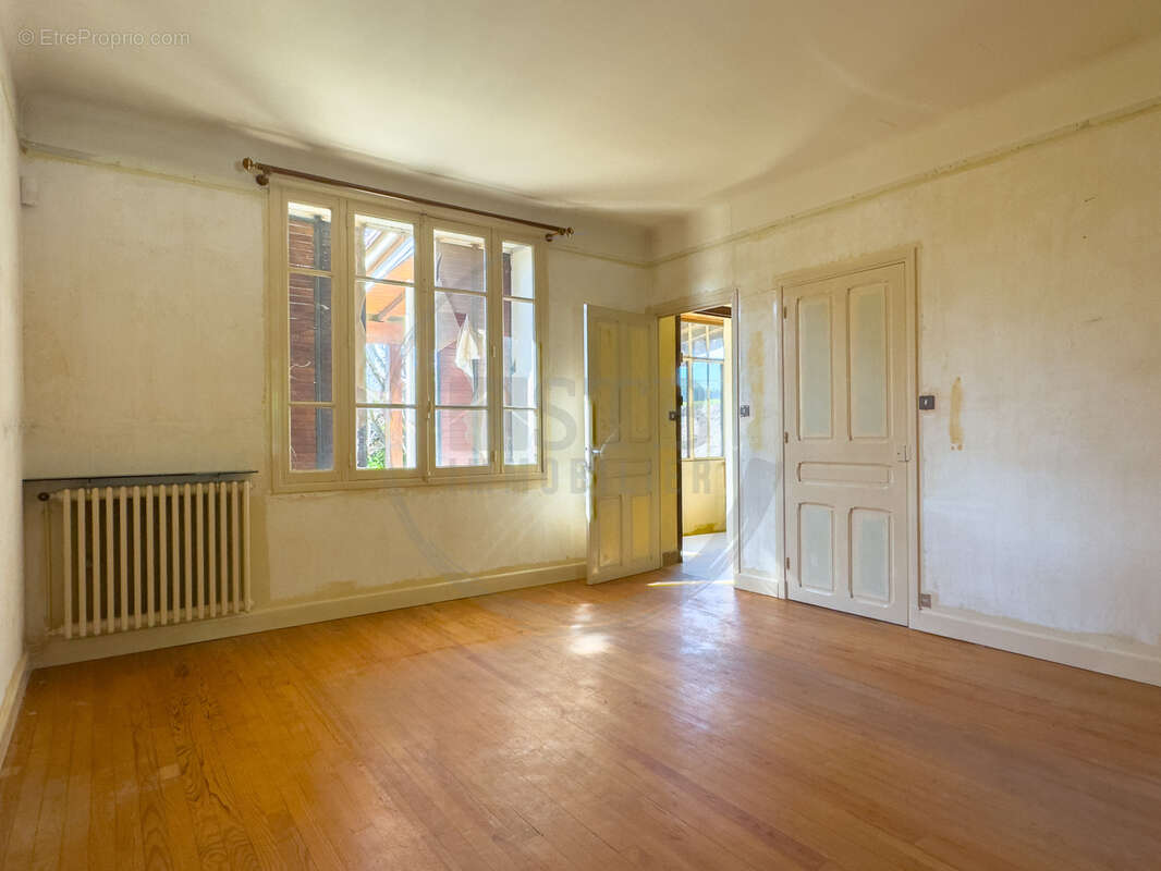 Maison à MONTELIMAR