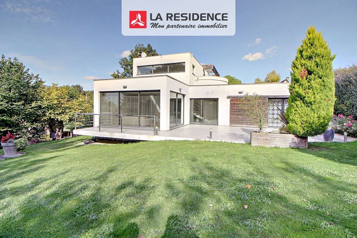 Maison à VAUX-SUR-SEINE