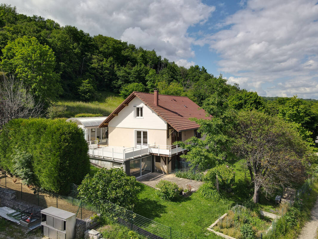 Maison à PERON