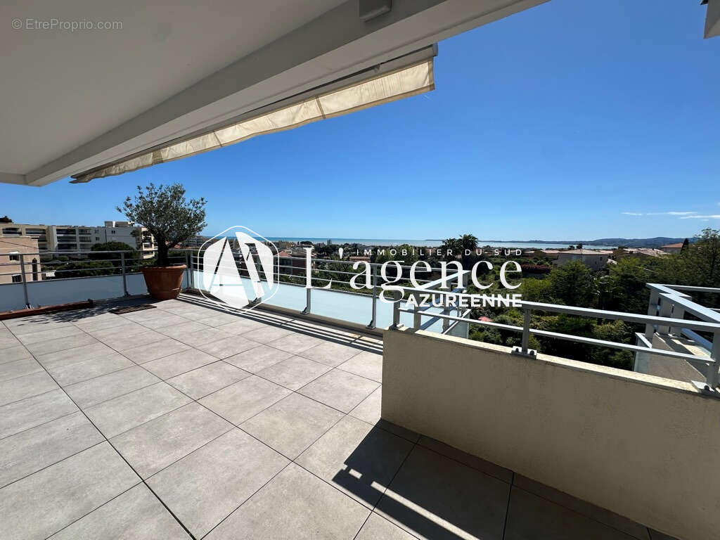Appartement à SAINT-LAURENT-DU-VAR
