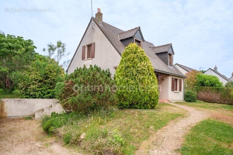 Maison à SAINT-CYR-SUR-LOIRE