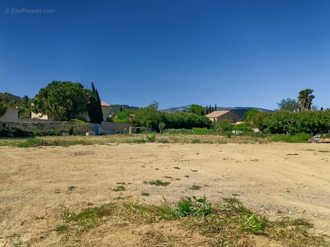 Terrain à ROQUEFORT-DES-CORBIERES