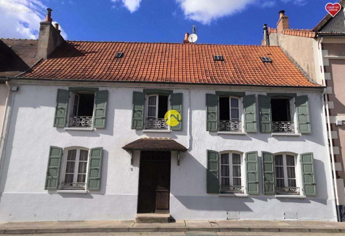 Maison à NERIS-LES-BAINS