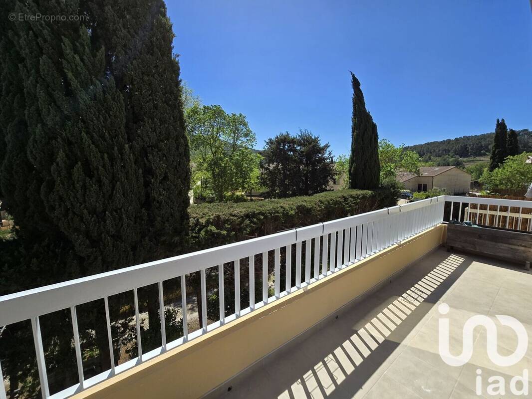 Photo 1 - Appartement à LE CASTELLET