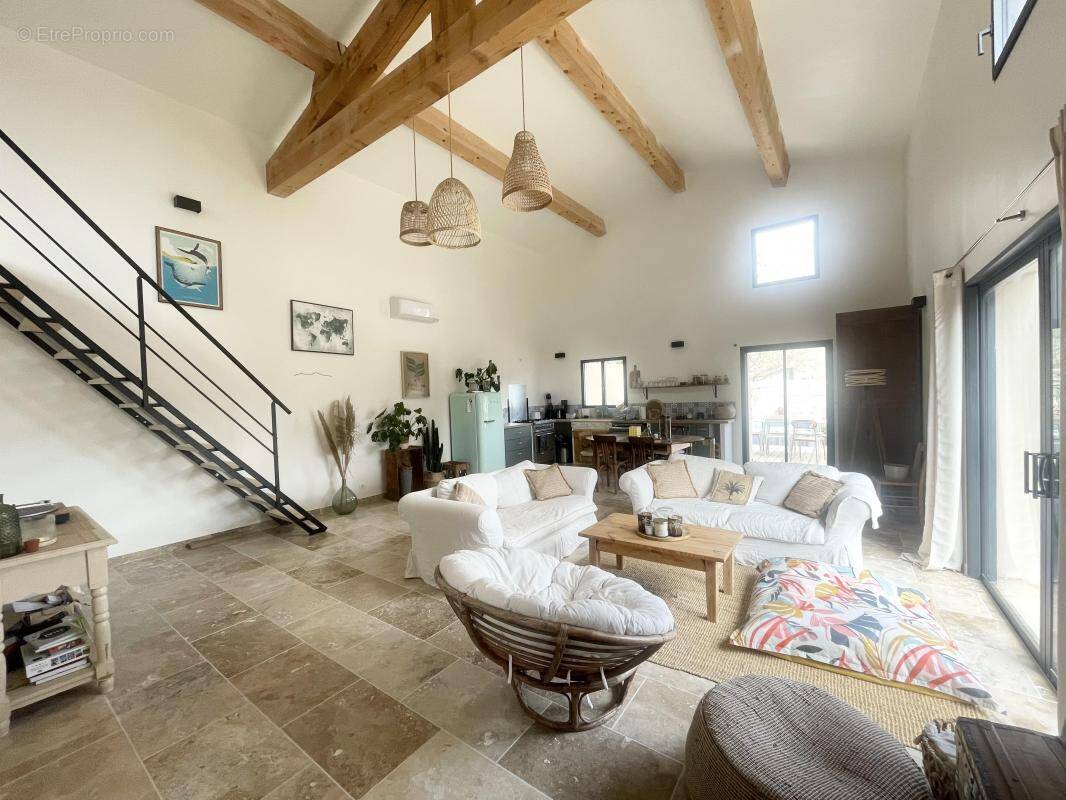 Maison à CABRIERES-D&#039;AVIGNON
