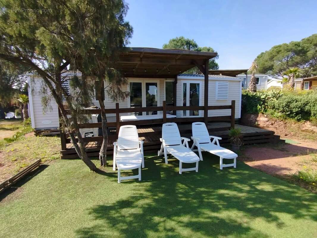 Maison à LE MUY