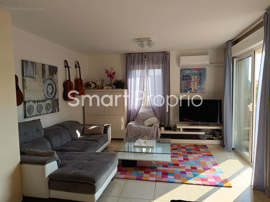 Appartement à PIERRELATTE