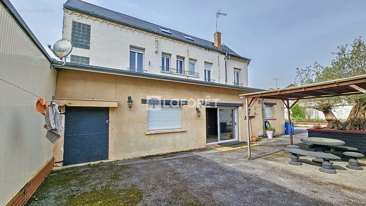 Maison à CHARMES