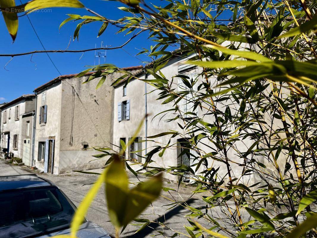 Maison à ESCUEILLENS-ET-SAINT-JUST-DE-BELENGARD