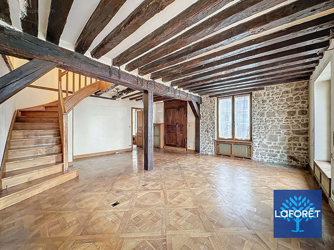 Maison à LA FERTE-ALAIS