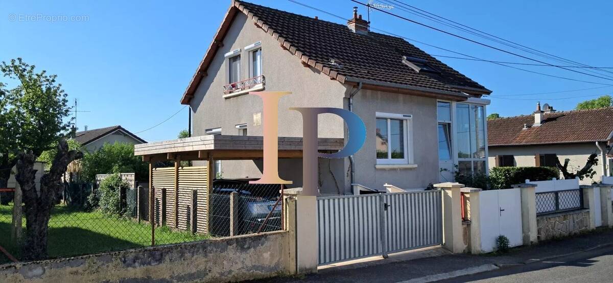 Maison à PARAY-LE-MONIAL