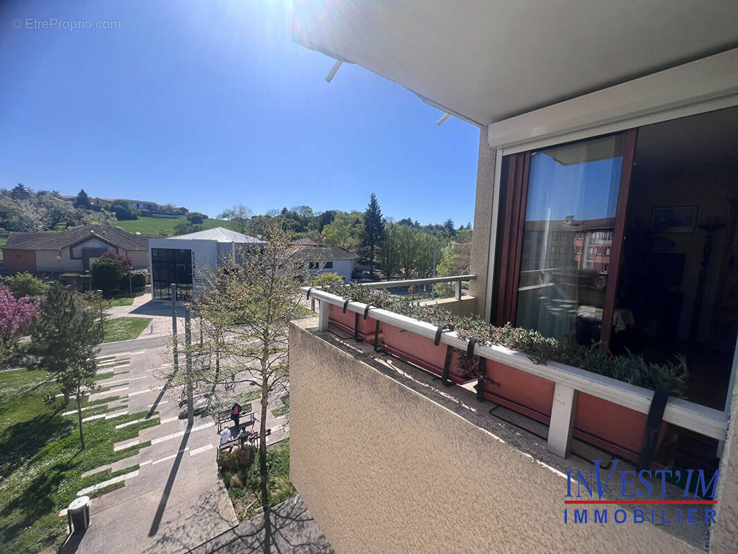 Appartement à SAINT-GENIS-LAVAL