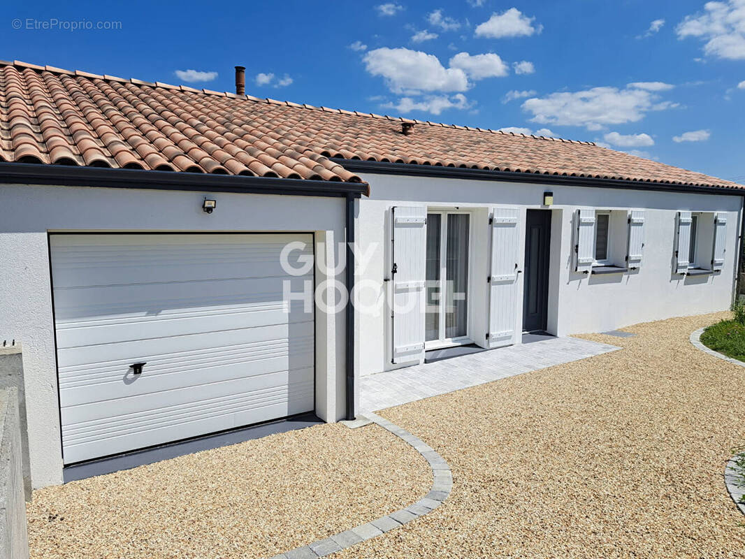 Maison à LONGEVES