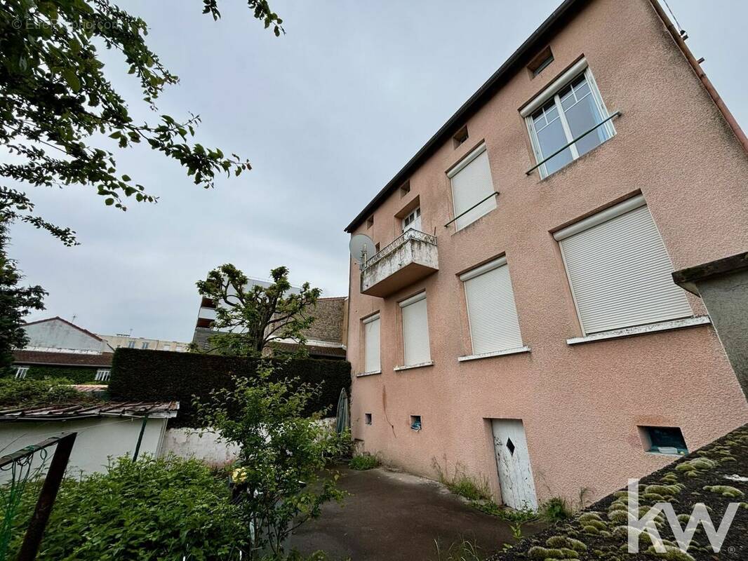 Appartement à SAINT-GENEST-LERPT