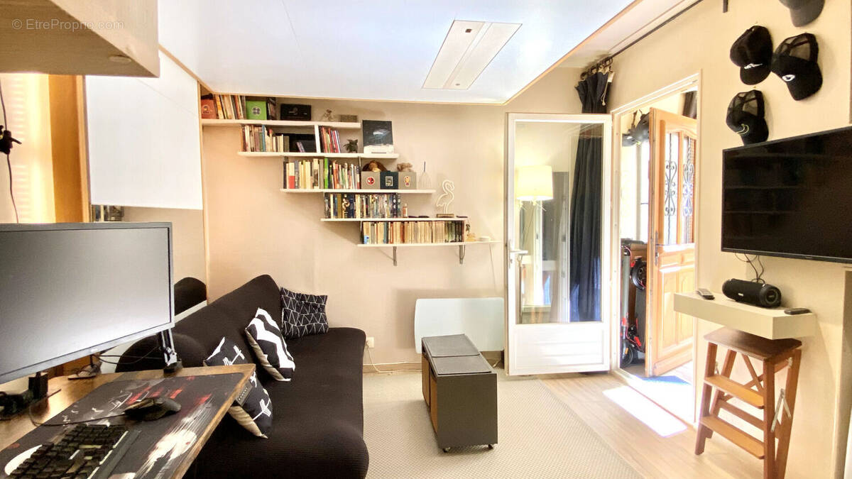 Appartement à PARIS-20E