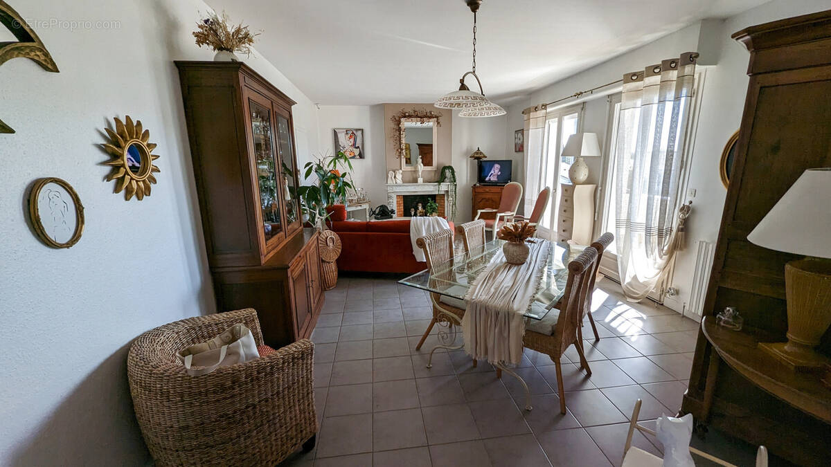 Appartement à MAGNE