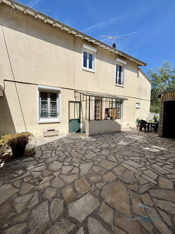 Maison à CERNY