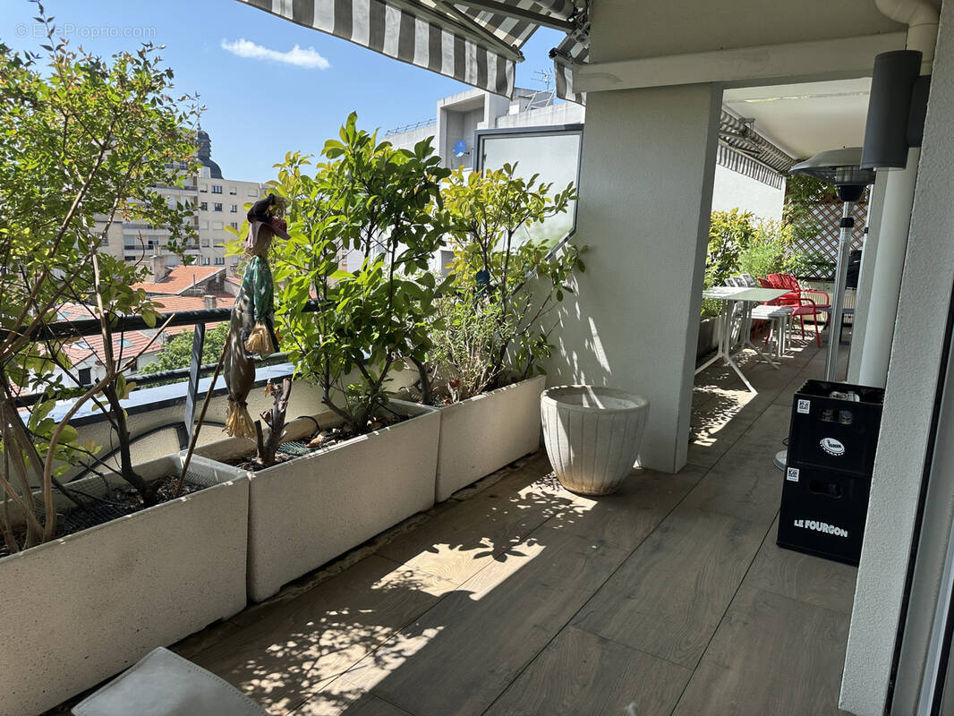 Appartement à SAINT-ETIENNE