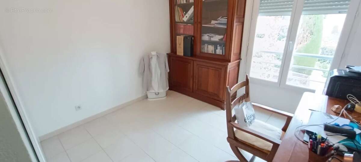 Appartement à SAINT-LAURENT-DU-VAR