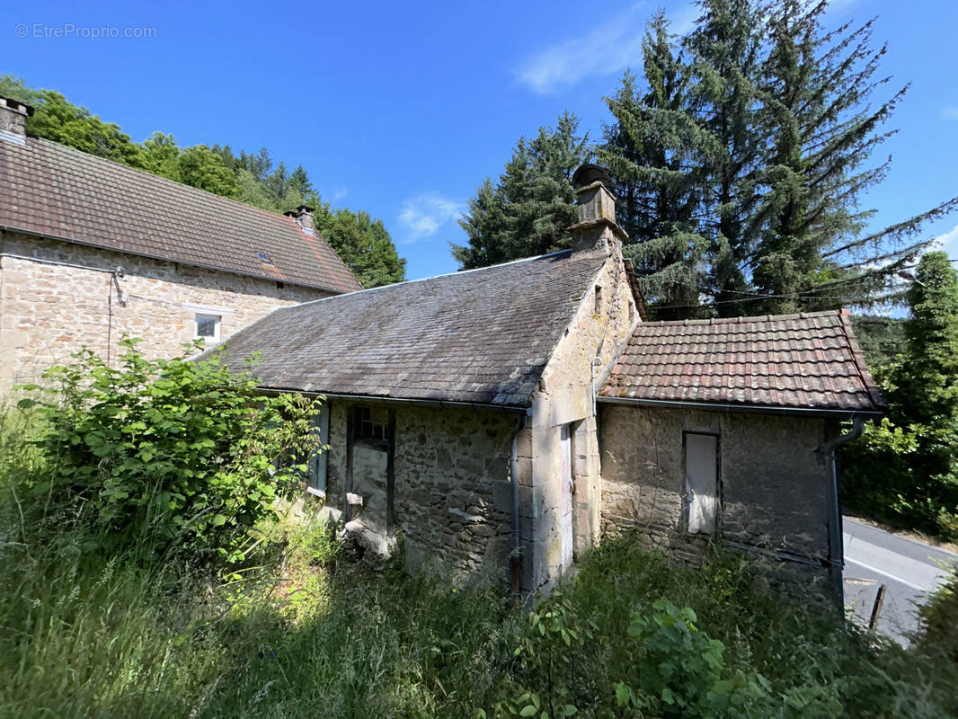 Maison à CORREZE