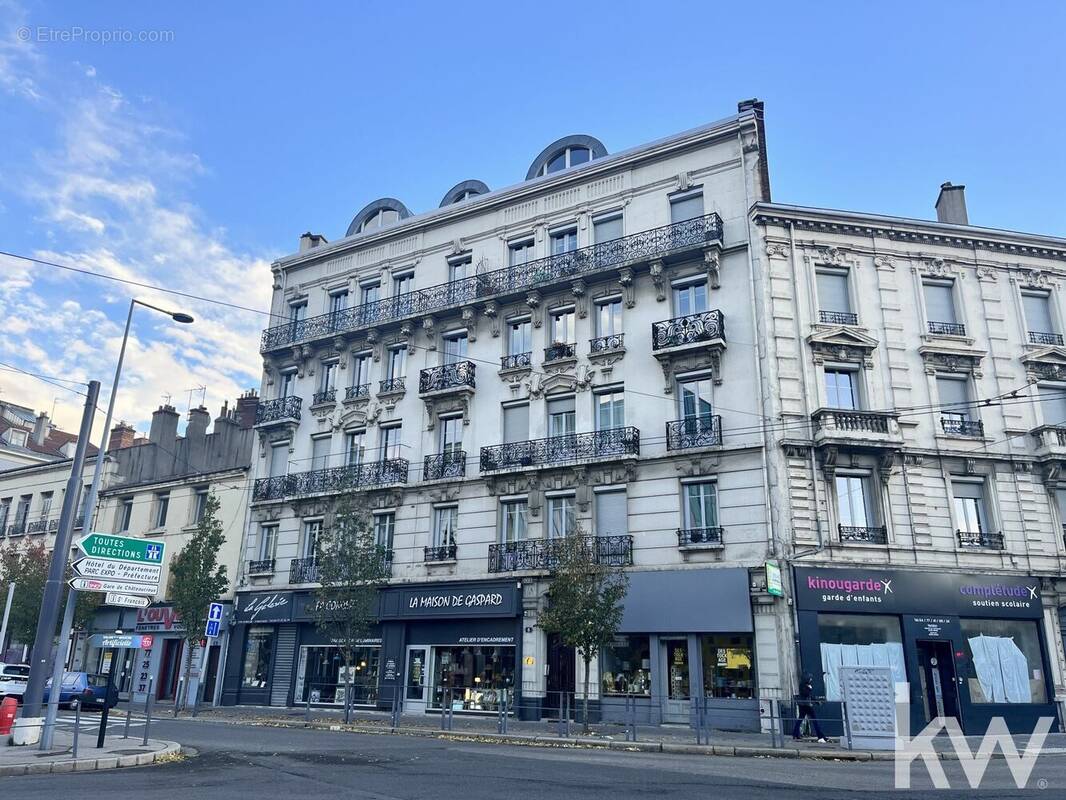 Appartement à SAINT-ETIENNE