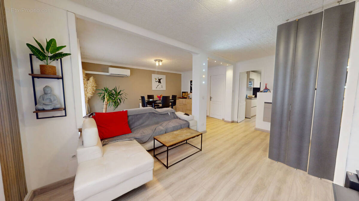 Appartement à LE PONT-DE-CLAIX