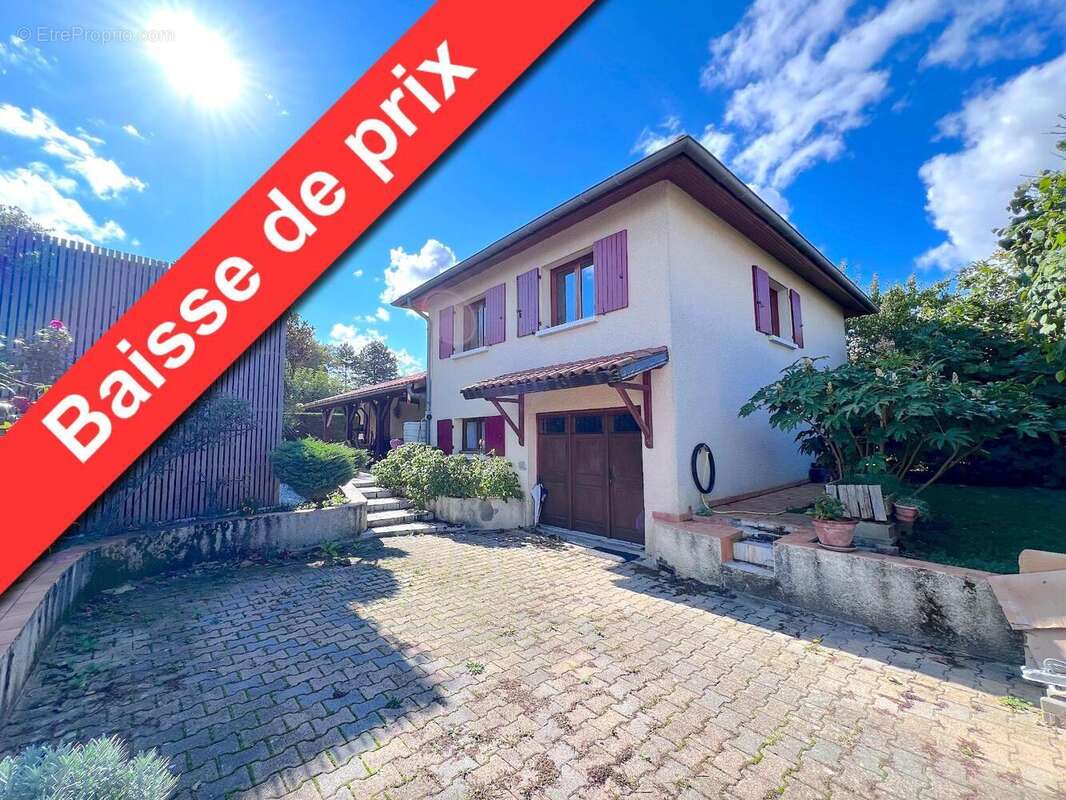   - Maison à DECINES-CHARPIEU