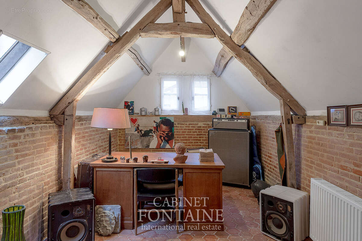 Maison à CREVECOEUR-LE-GRAND