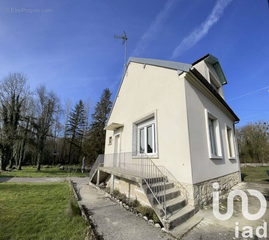 Photo 1 - Maison à ESTREES-SAINT-DENIS