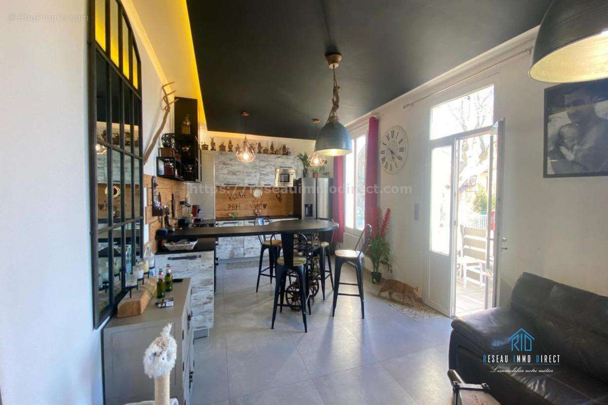 Maison à PUGET-SUR-ARGENS