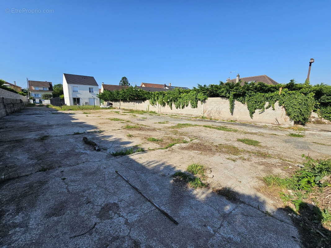 Terrain à VILLEMOISSON-SUR-ORGE