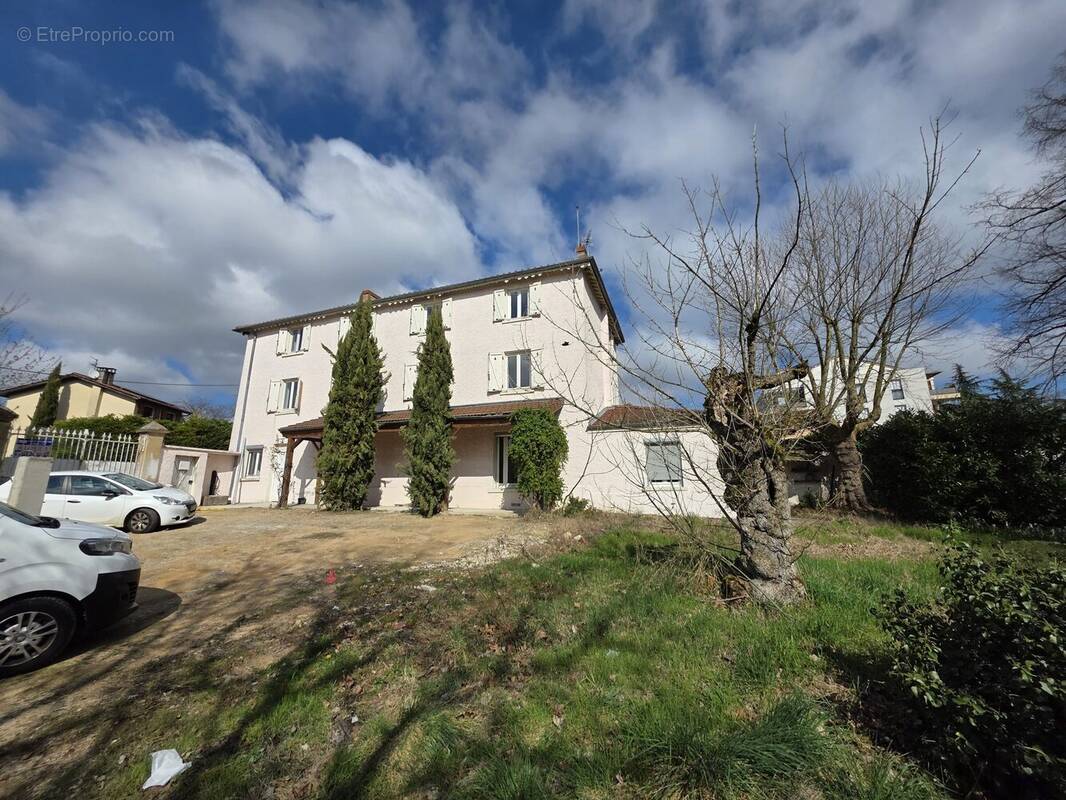 Appartement à RILLIEUX-LA-PAPE