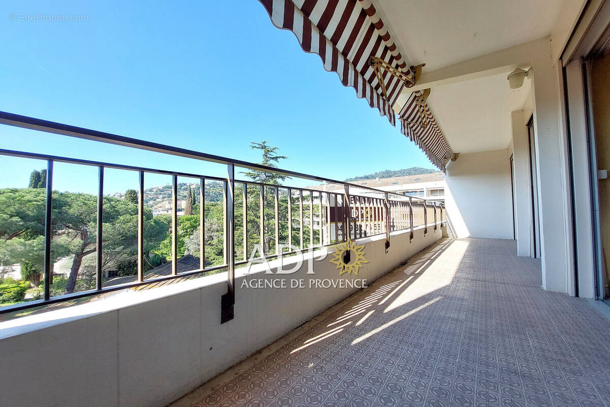 Appartement à MANDELIEU-LA-NAPOULE