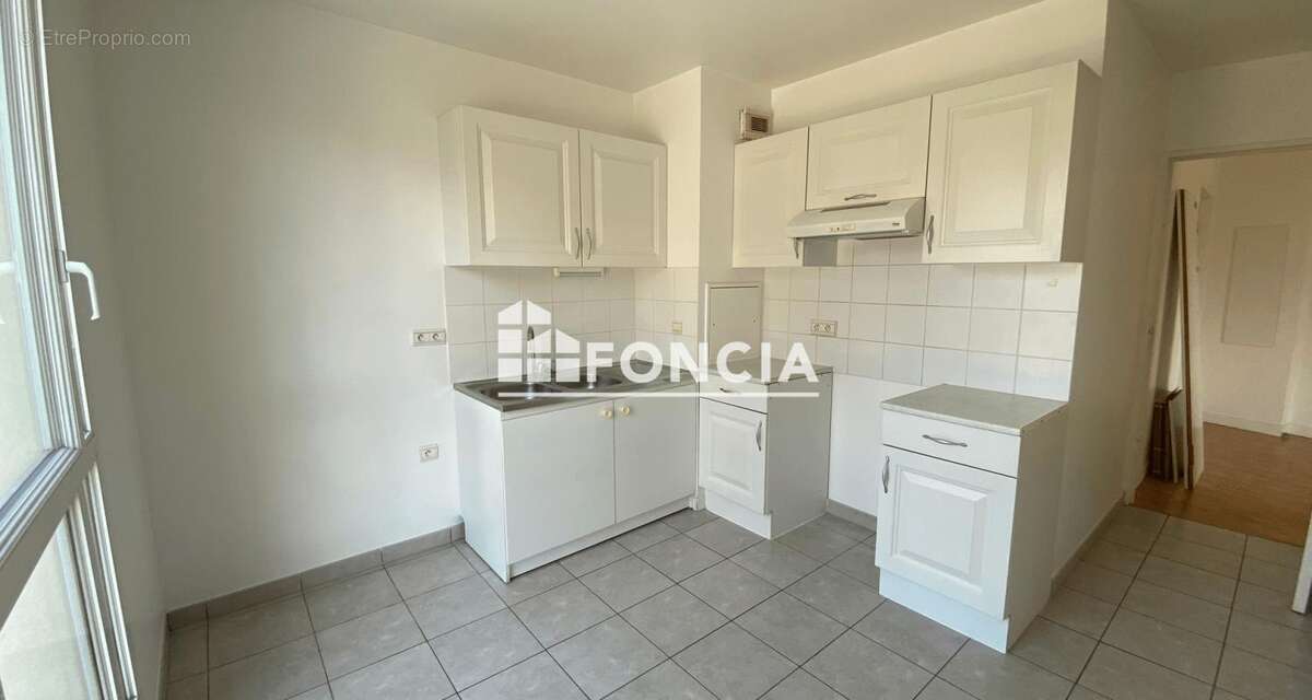Appartement à COURBEVOIE