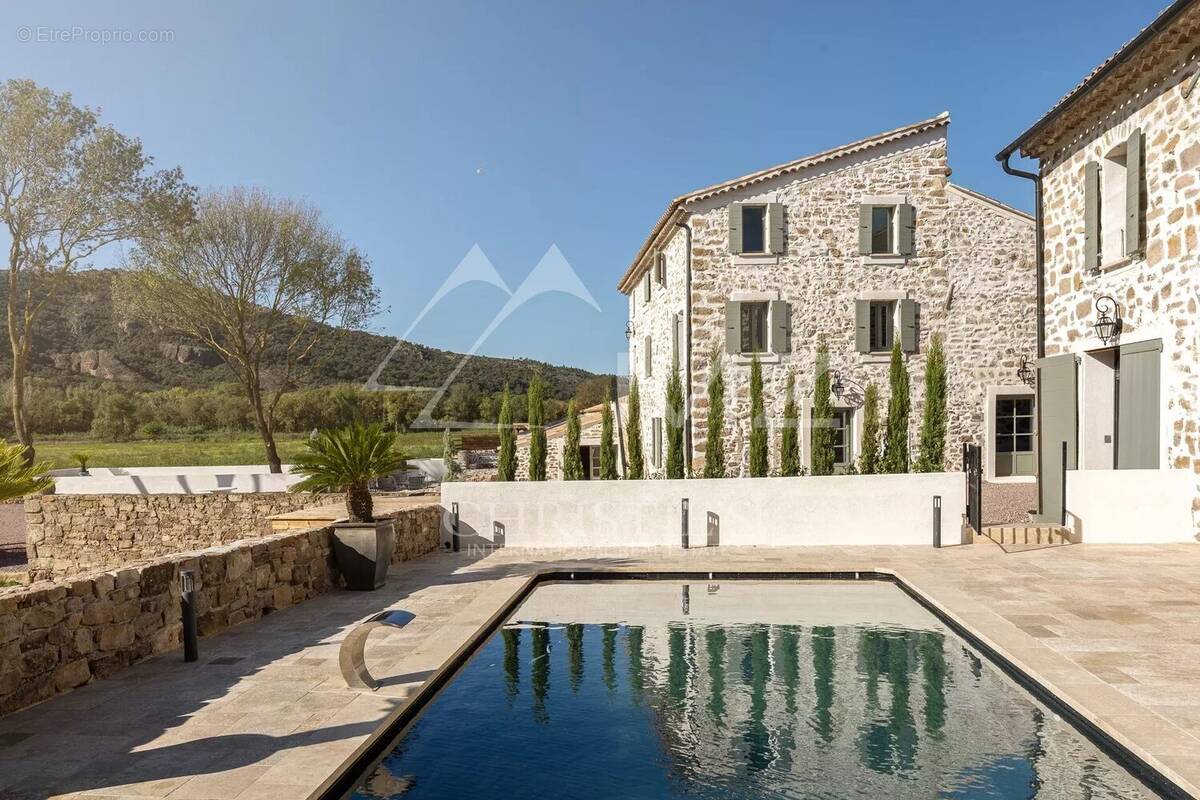 Maison à LE MUY