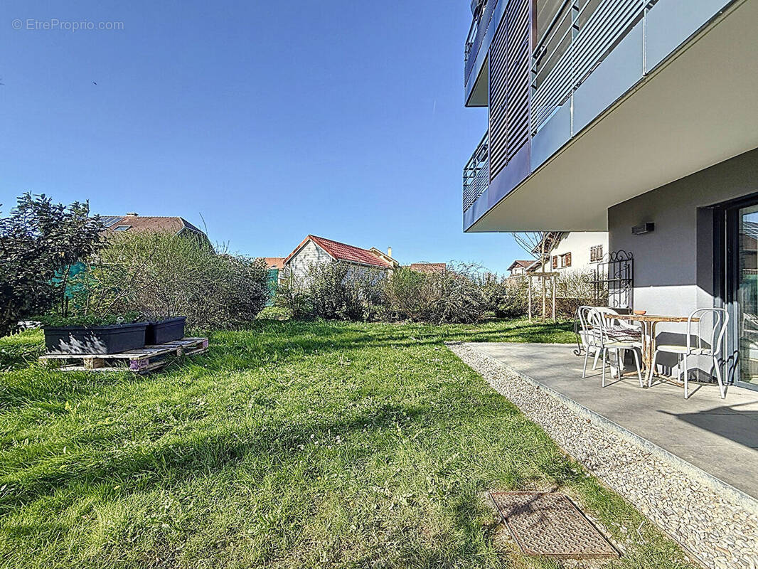 Appartement à POISY