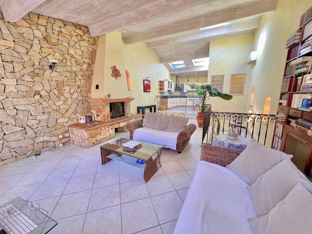 Maison à FREJUS