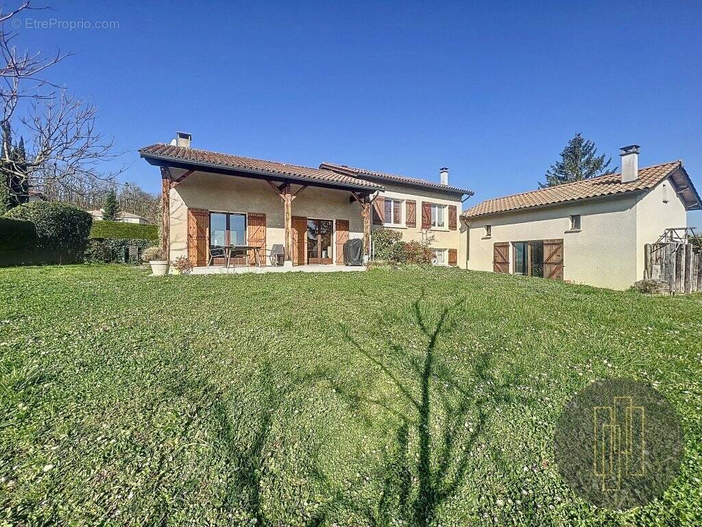 Maison à LACHASSAGNE
